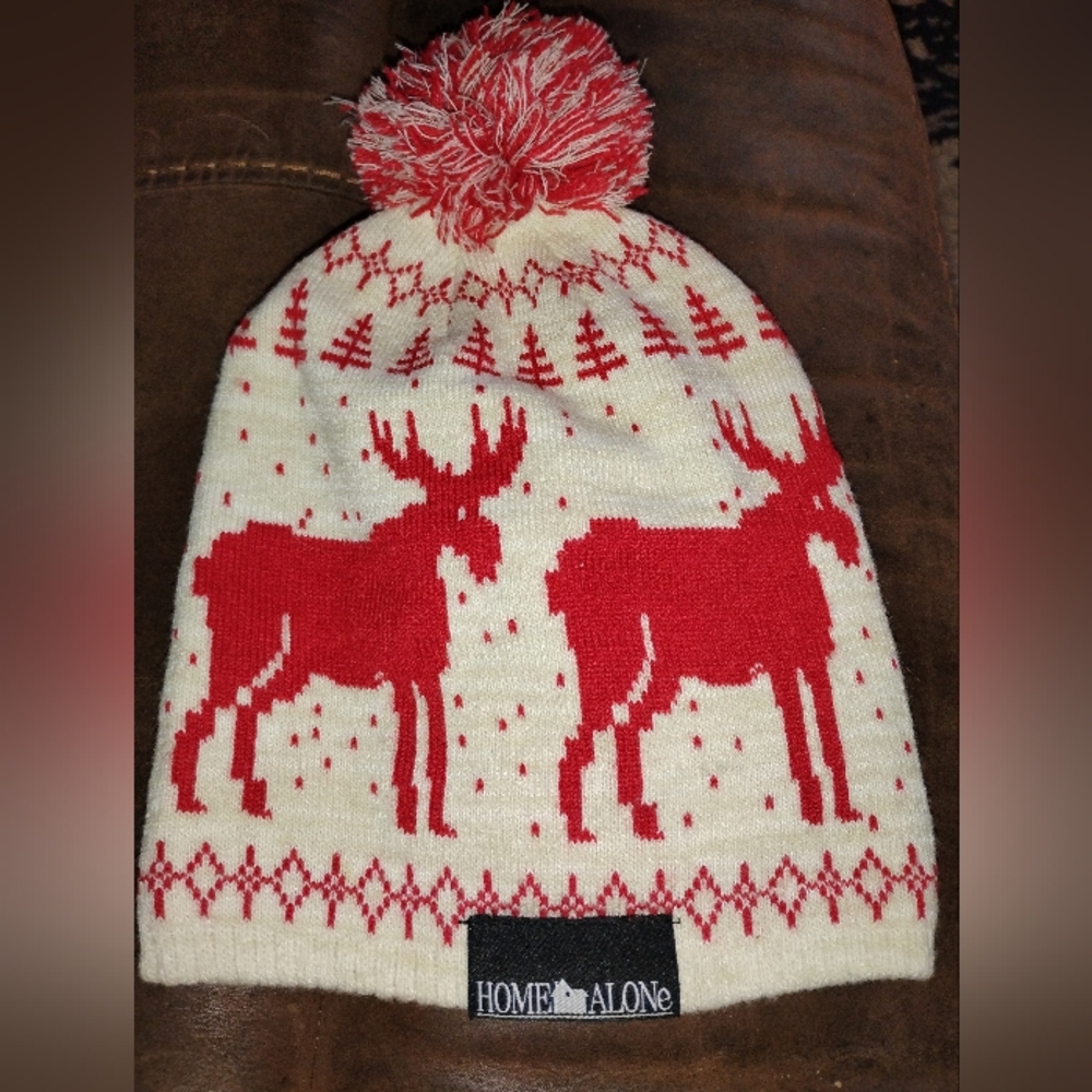 Home Alone Moose Winter Hat New Beanie Pom Pom Christmas Kevin! McCAllister